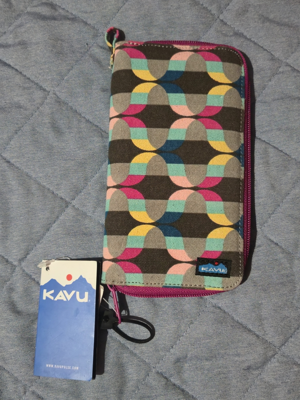 Kavu Multicolor Geometric Zipper Wallet with Pink Trim